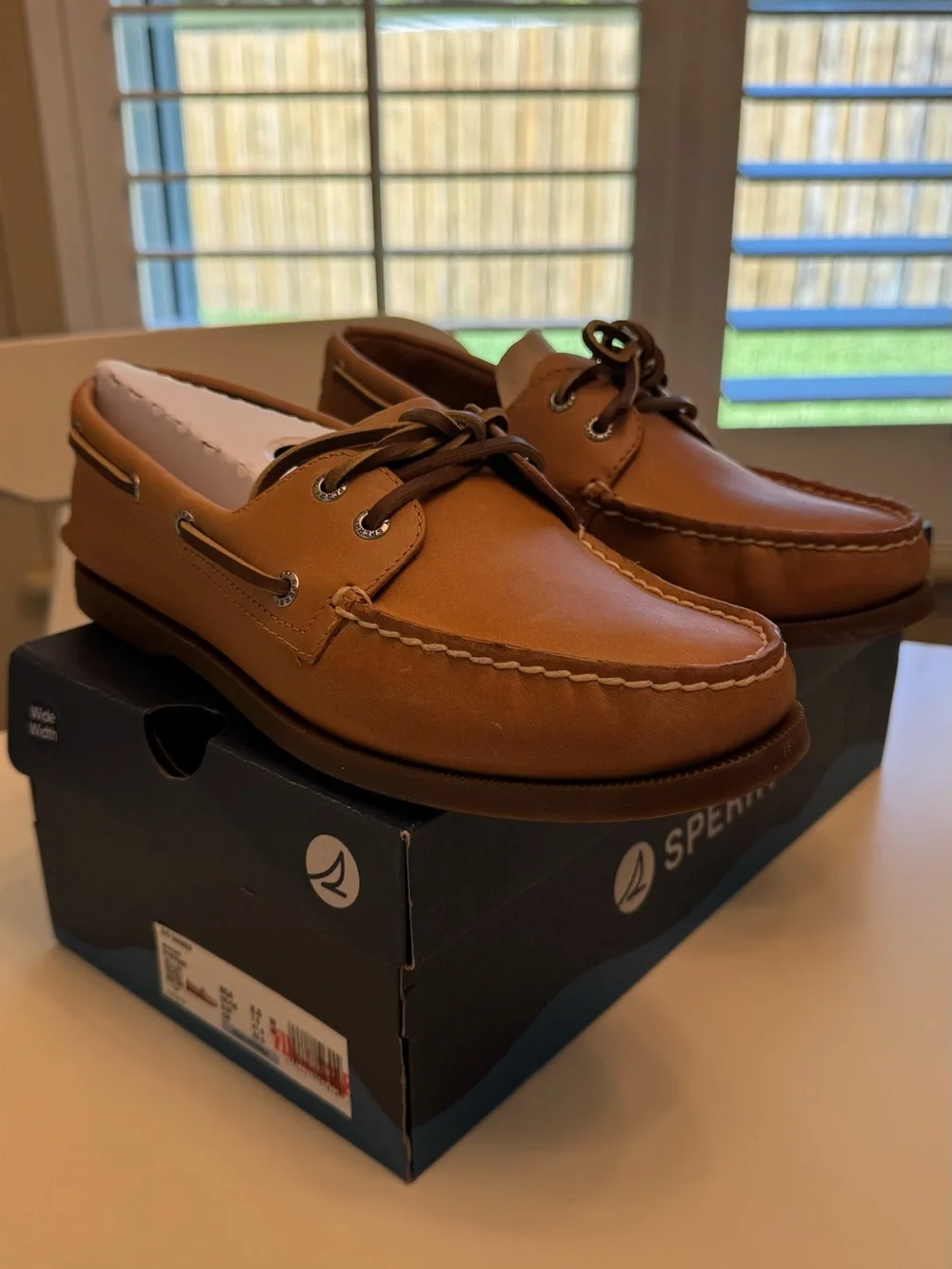 Sperry Men’s Sahara Boat Shoe - Classic Leather Boat Shoe